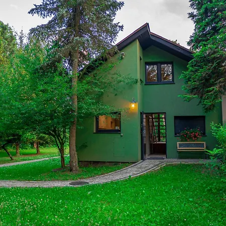 Zielony Domek Zarzecze Semesterbostad *